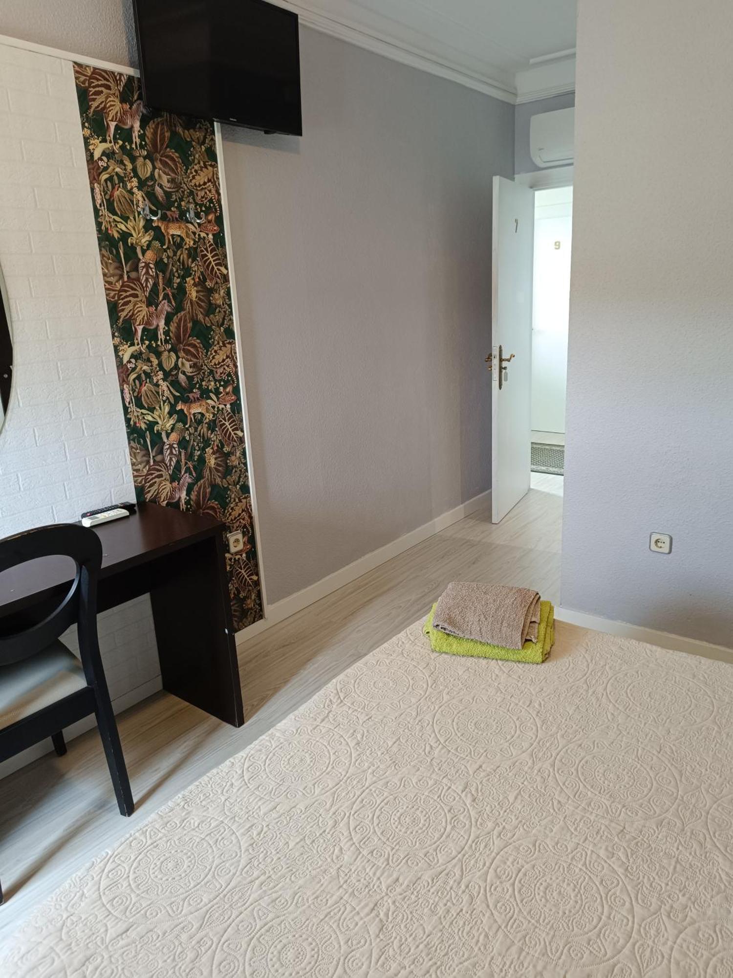 Hostal Fuente Del Pino Хумилья Экстерьер фото