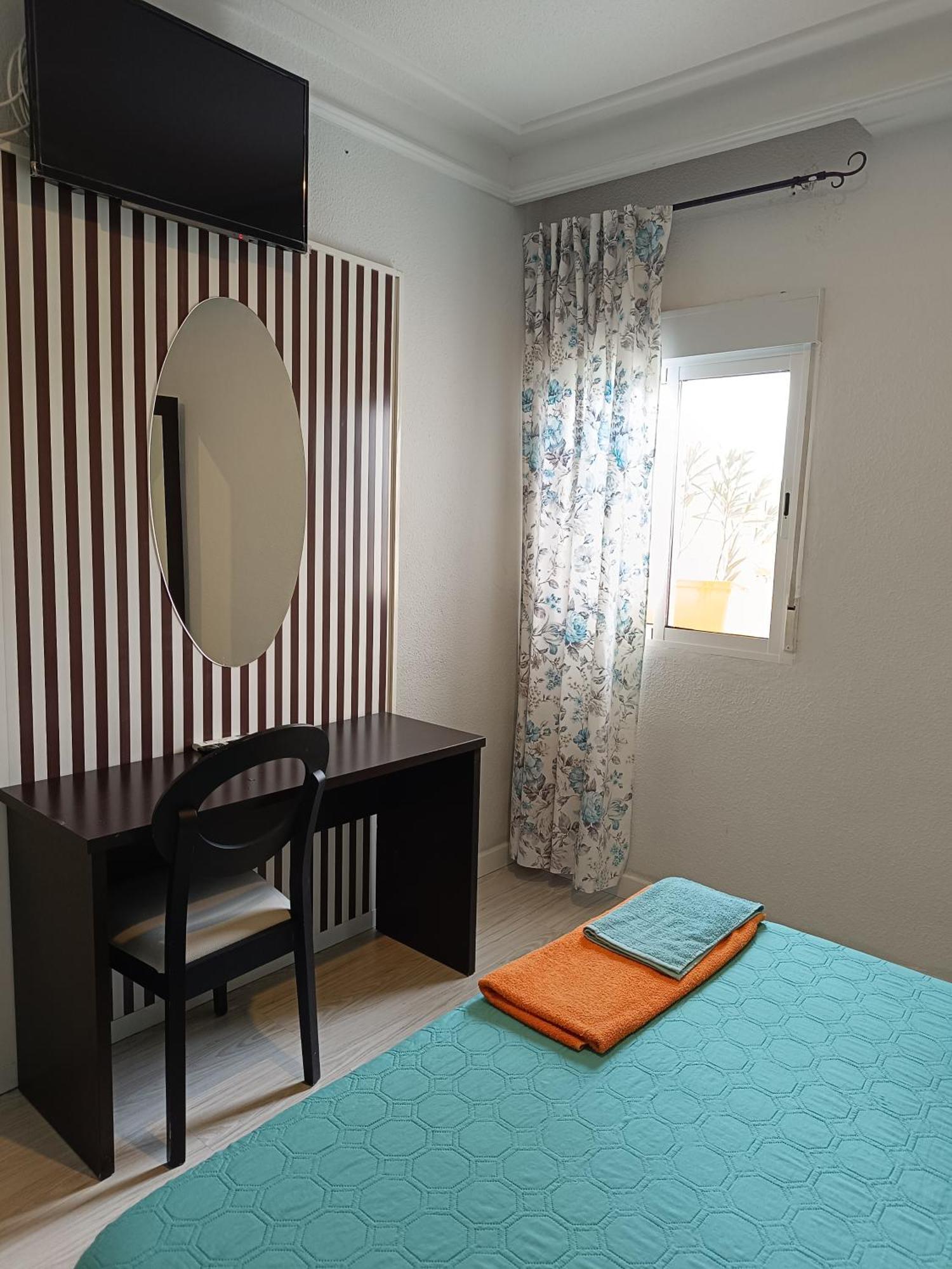 Hostal Fuente Del Pino Хумилья Экстерьер фото